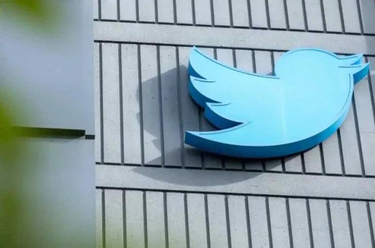 Pengguna Twitter Blue...