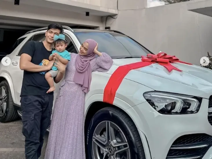 Ria Ricis Beli Mobil...