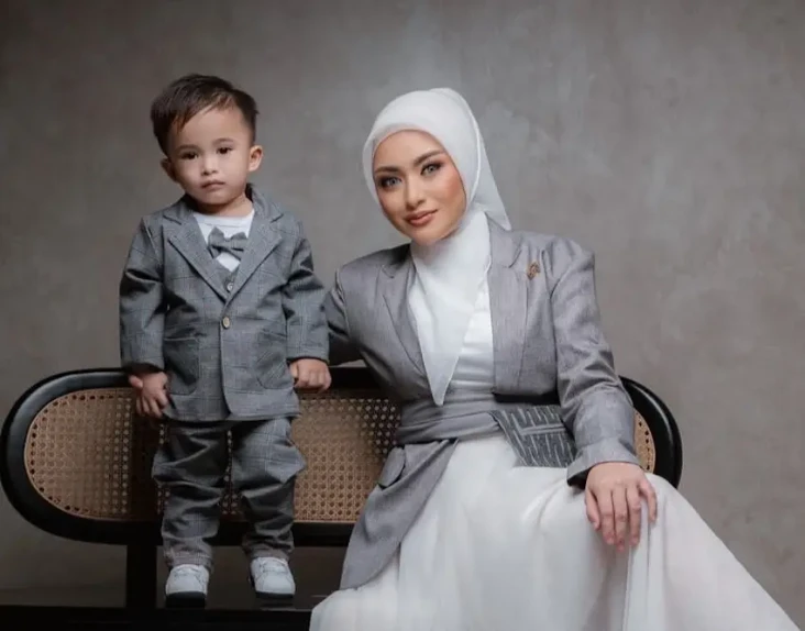 Pilih Fokus Jaga Anak...