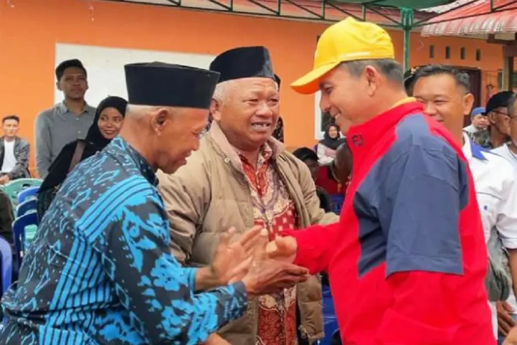 Bertemu Kades di Singkep...