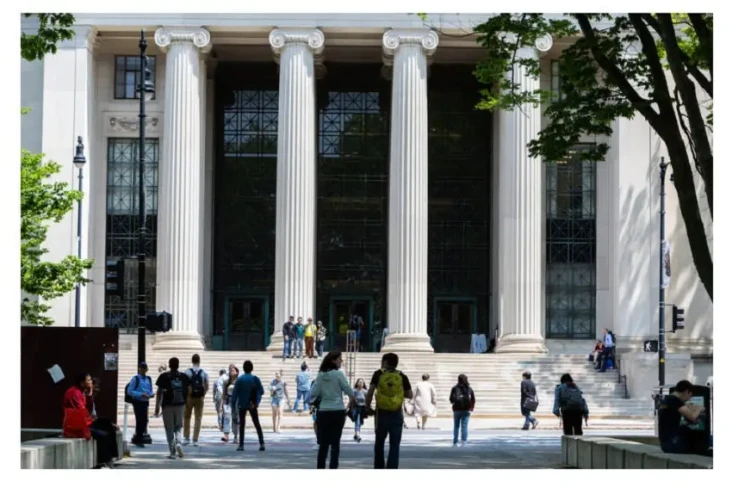15 Universitas Terbaik...