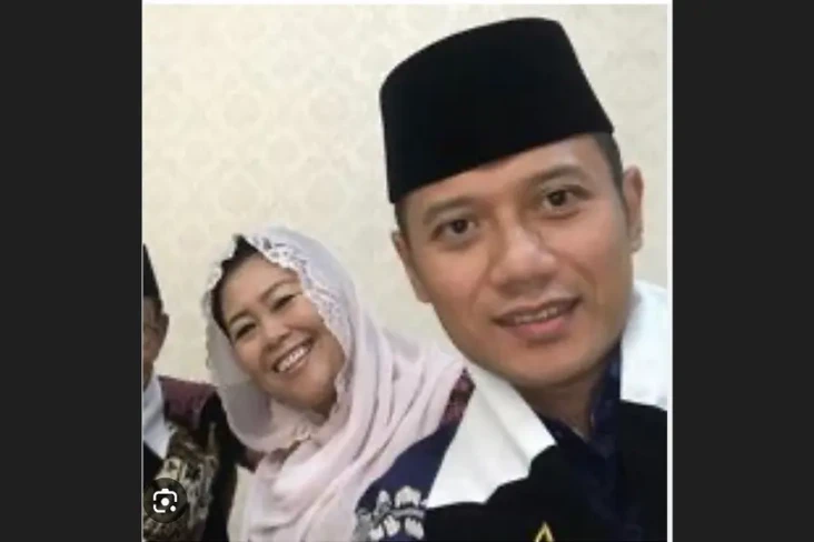 Yenny Wahid Unggah Foto...