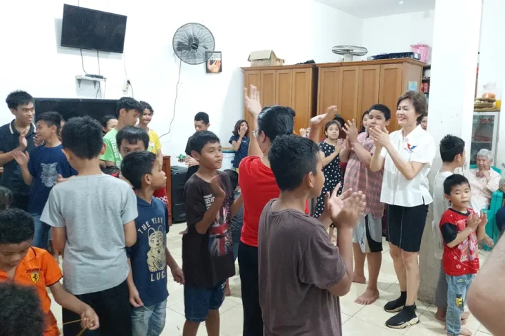 Dapat Bantuan dari Caleg...
