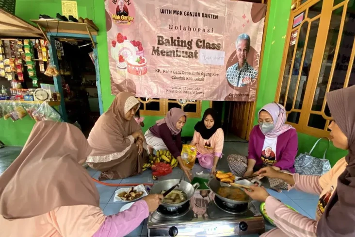 Mak Ganjar Ajari Ibu-ibu...