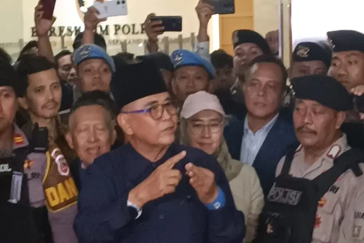Ditanya Status Tersangka,...