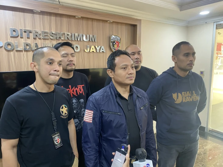 Kecoh Perburuan Polisi,...