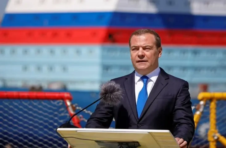 Mantan Presiden Rusia:...
