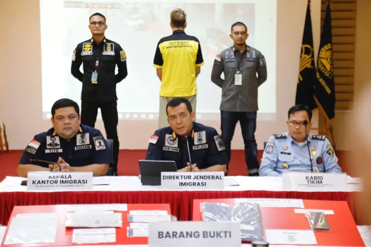 Imigrasi Soetta Tangkap...