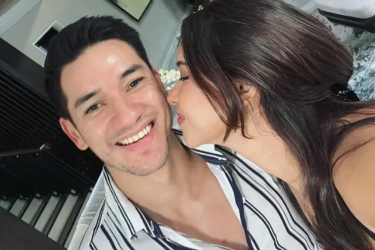 Potret Nana Mirdad Nyender...