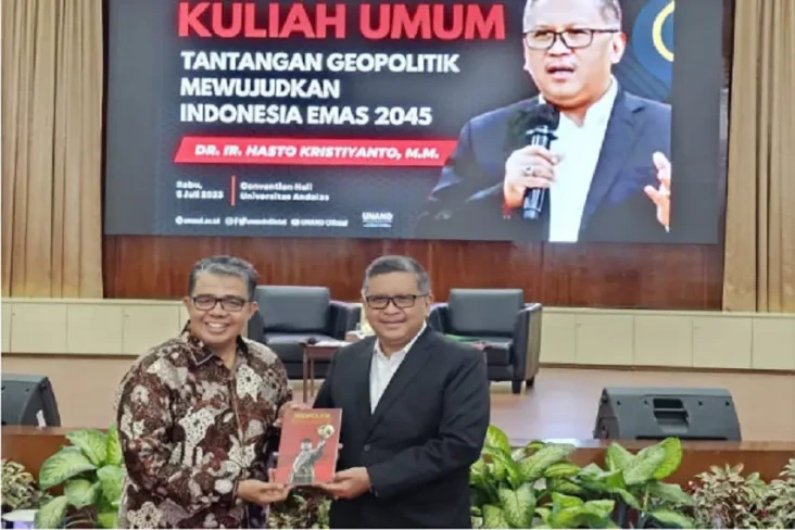 Di Unand, Hasto Tantang...