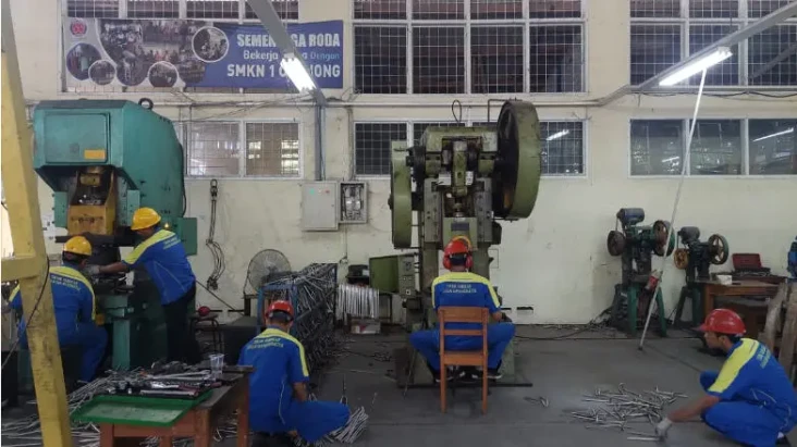 Industri Berperan Penting...