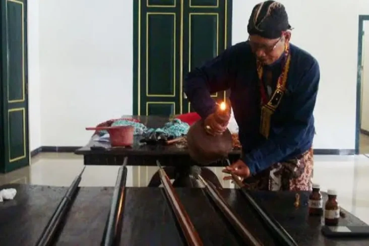 Mengenal 7 Pusaka Sakti...