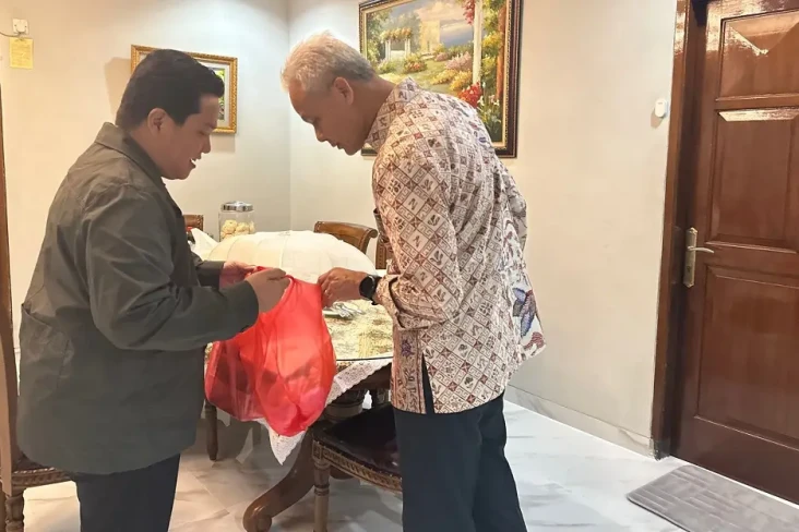 Erick Bertemu Empat...
