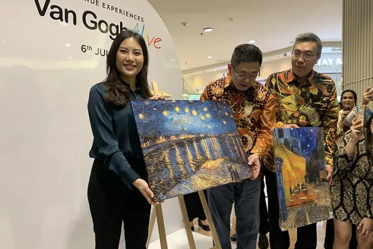 Resmikan Pameran Van...