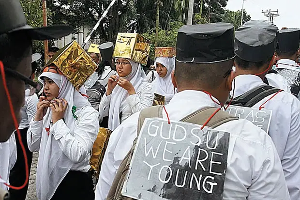 7 Tema Ospek Mahasiswa...