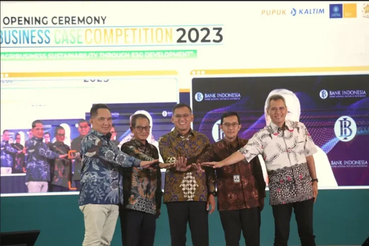 Siapkan Pemimpin di...