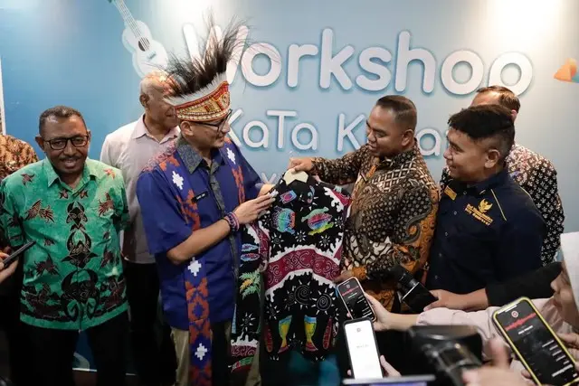 Sandiaga Uno Puji Baju...