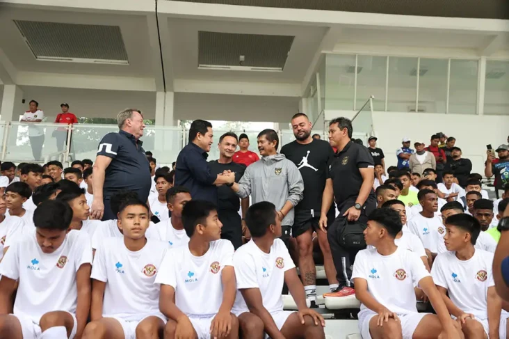 Dennis Wise Minta PSSI...