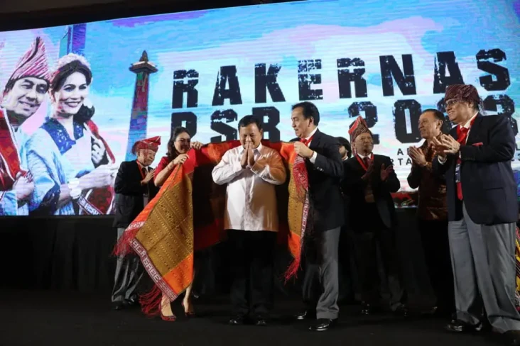 Prabowo Hadiri Rakernas...