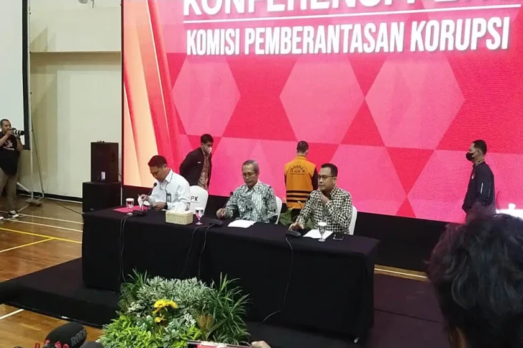 Jadi Tersangka, Eks...