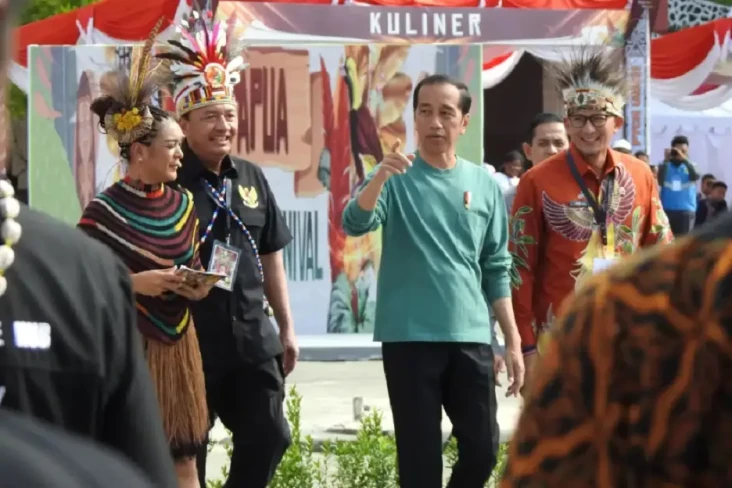Presiden Jokowi Resmikan...