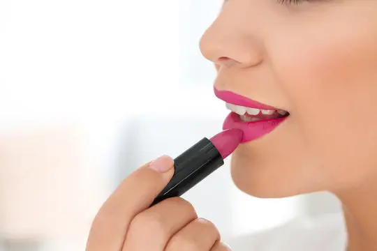 Rekomendasi Warna Lipstik...