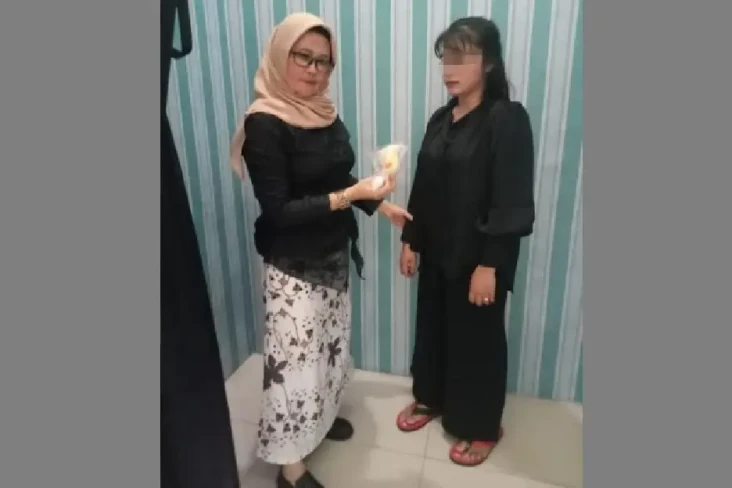 Geger, Demi Suami Wanita...