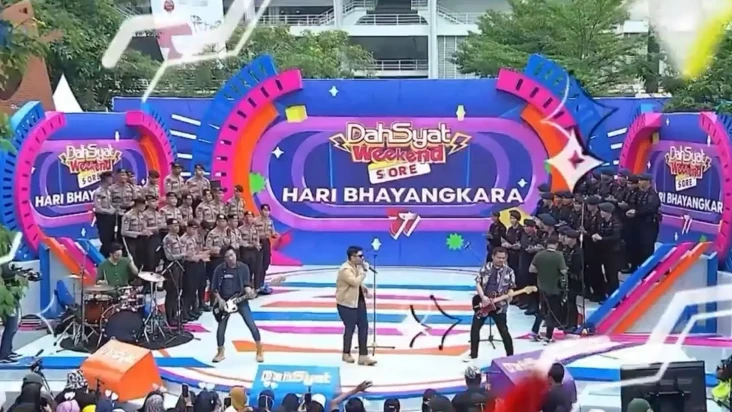 Dahsyatnya Weekend Sore...