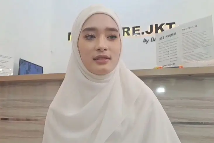 Inara Rusli Selfie di...