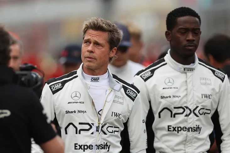 Aksi Brad Pitt sebagai...
