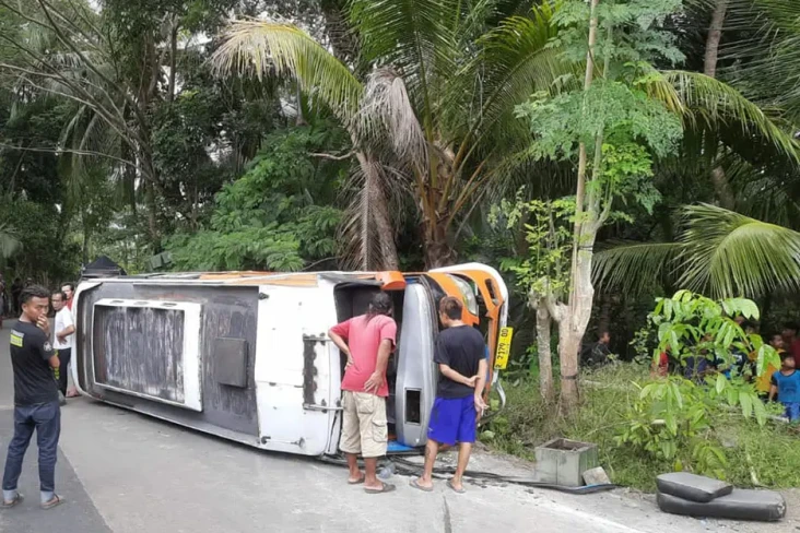 Bus Rombongan Hajatan...