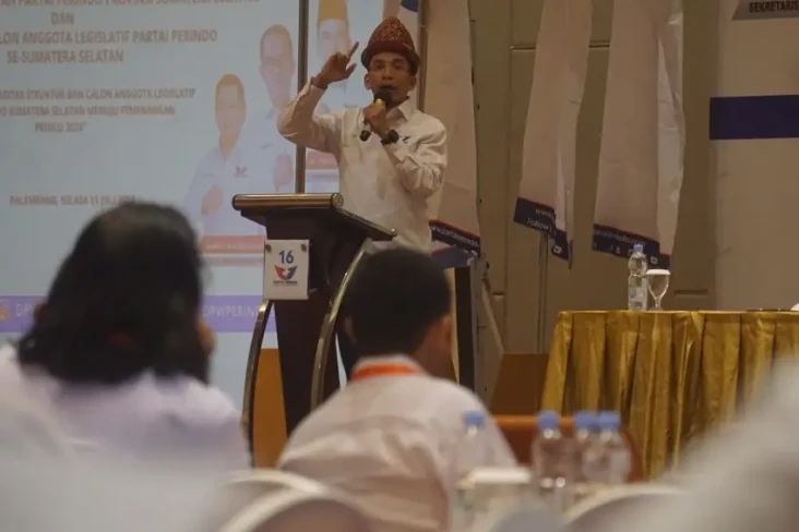 Politik Bukan Berada...