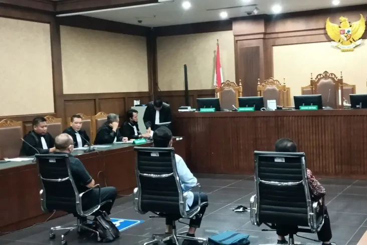 Tolak Eksepsi Dirut...