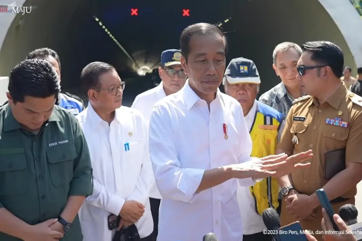 Menpora Diperiksa Kejagung,...