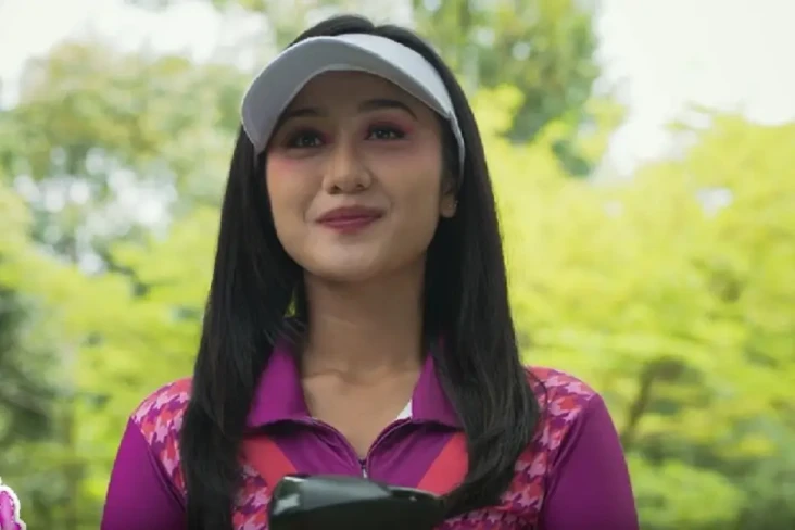 Jatuh Cinta dengan Golf,...