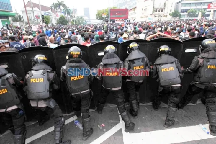 Polisi Kerahkan 800...