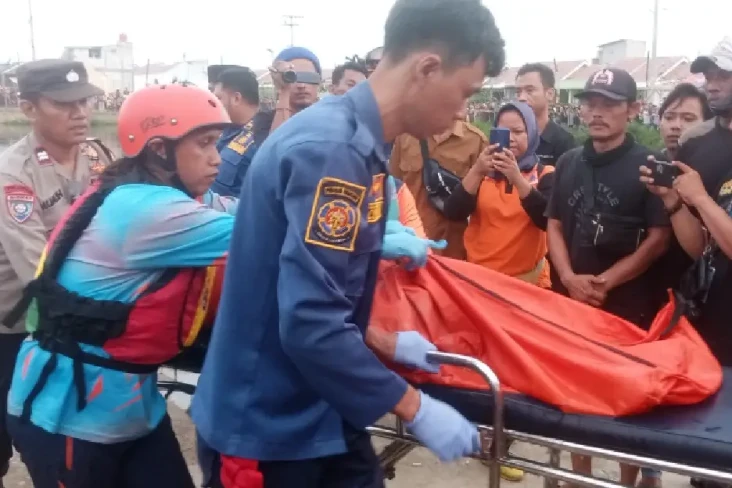 Bermain di Danau Resapan,...
