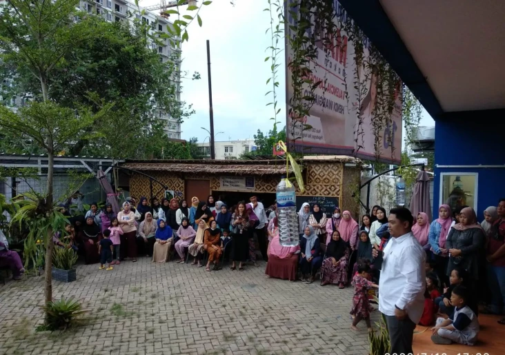 Makan Bareng Warga Pegadungan,...