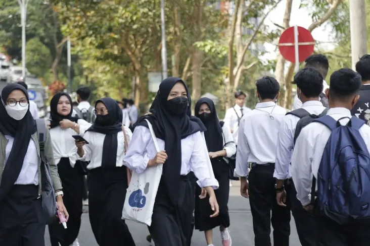 Apakah Penghasilan Orang...