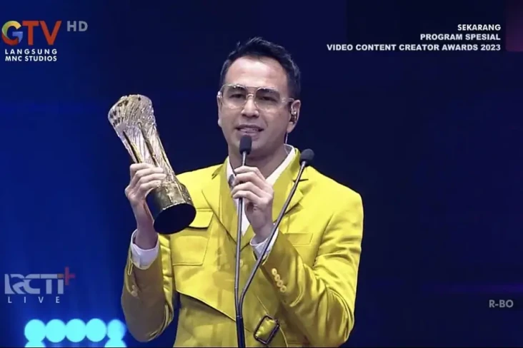 Sabet Selebriti Terfavorit...
