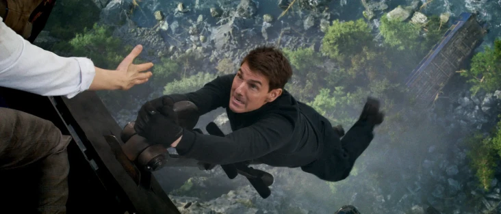 CERMIN: Tom Cruise adalah...