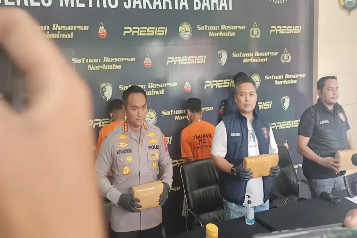 Tangkap 2 Kurir Narkoba...