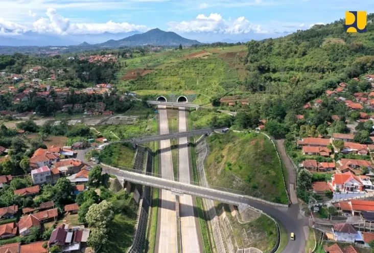 8 Tahun Berjalan, Pemerintah...