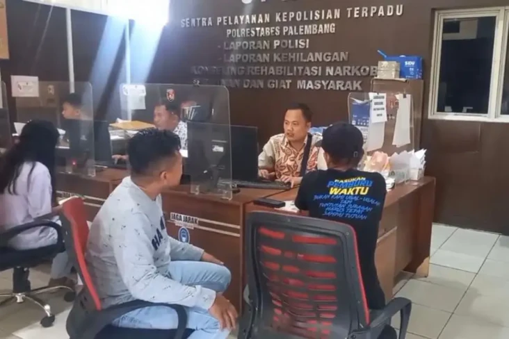 Ditipu Janda Kembang,...