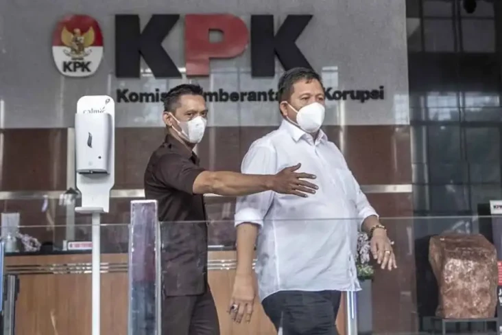 Geledah 10 Lokasi di...