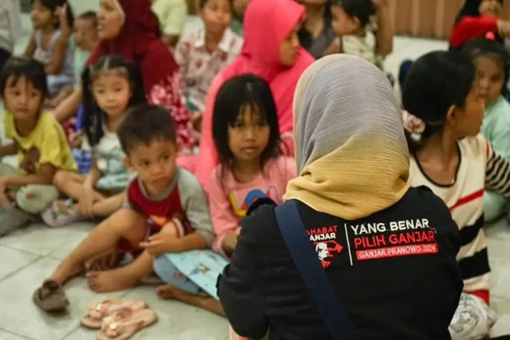 Sahabat Ganjar Berikan...