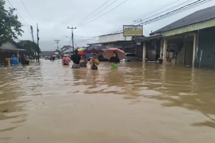 Banjir Bandang Terjang...