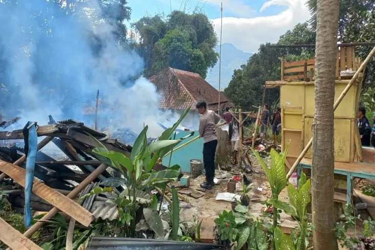 Rumah Warga Sukawening...