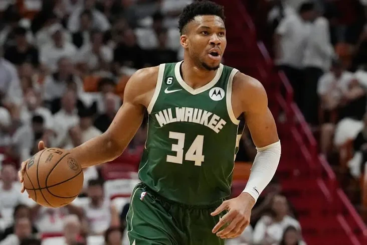 Pebasket NBA Giannis...