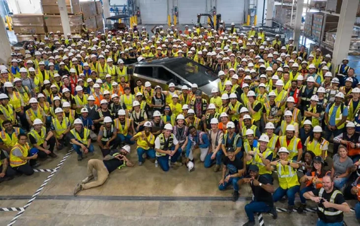 2 Tahun Tertunda, Tesla...